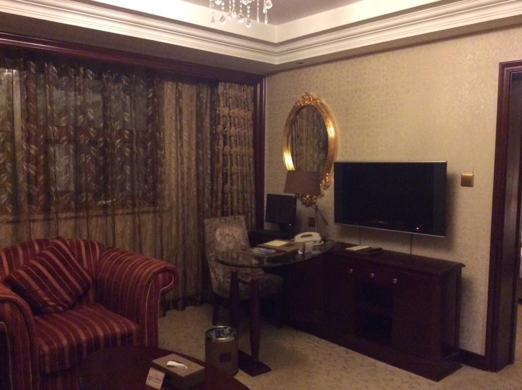 New Paris Hotel Харбин Экстерьер фото