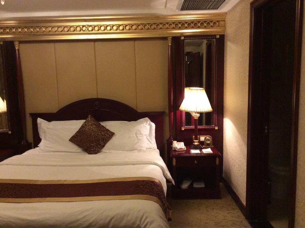 New Paris Hotel Харбин Номер фото