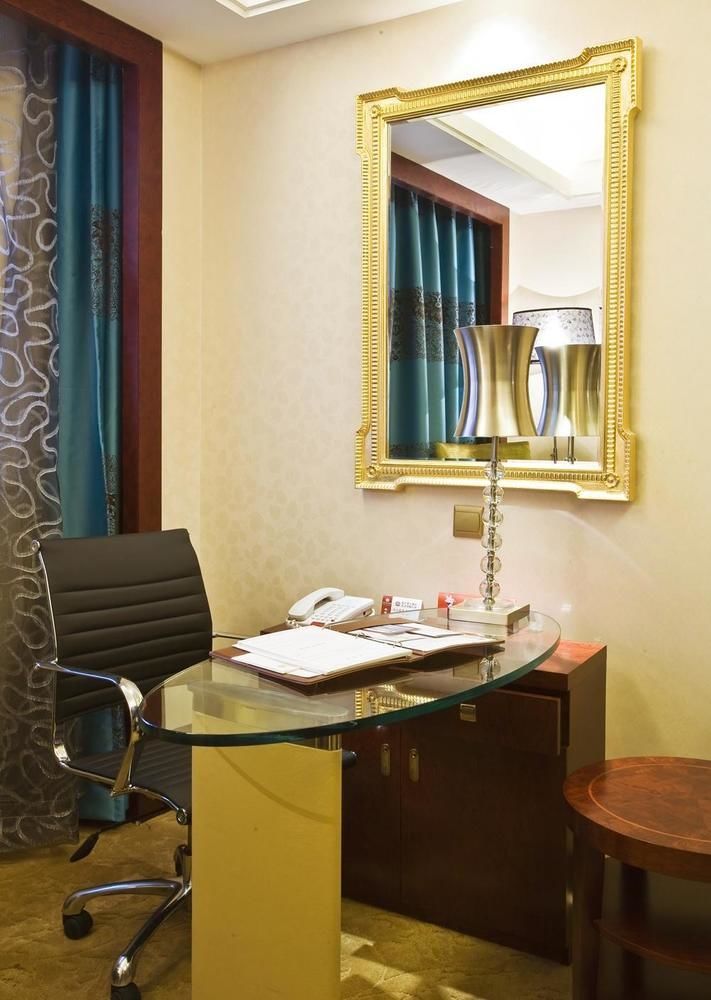 New Paris Hotel Харбин Экстерьер фото